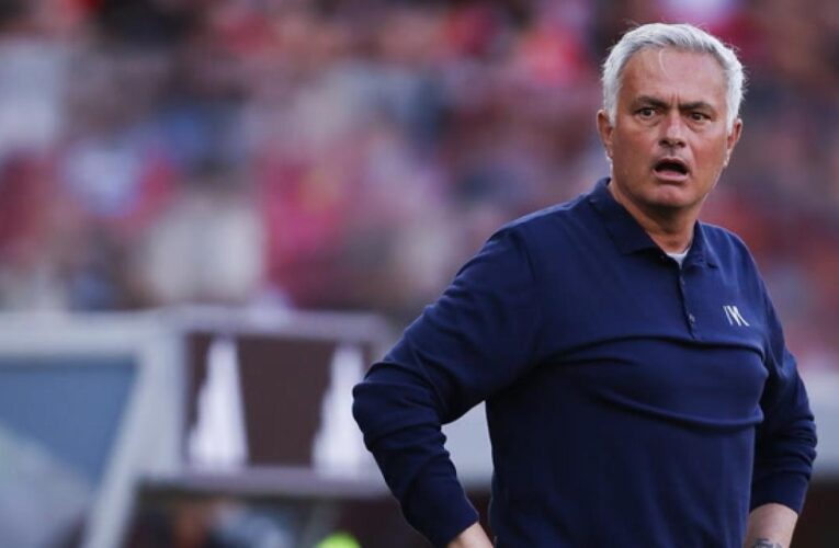 مورينيو يبتعد عن شائعات ريال مدريد: تركيزي على بنفيكا ودوري الأبطال