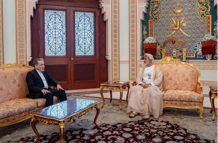 سلطان عمان يستقبل وزير الخارجية الإيراني عباس عراقجي لبحث تطورات الأوضاع الإقليمية