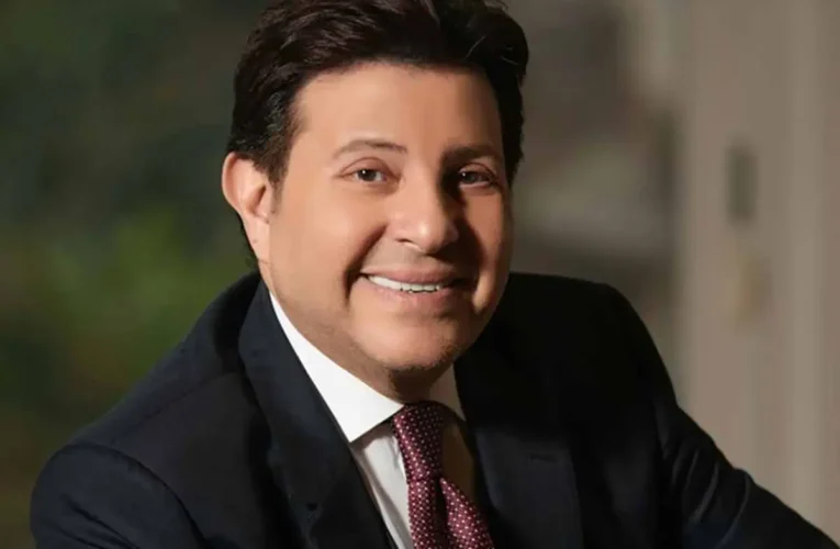 بين “تزييف الصور” و”حرارة الدعاء”.. مصطفى كامل يحسم الجدل حول الحالة الصحية لهاني شاكر