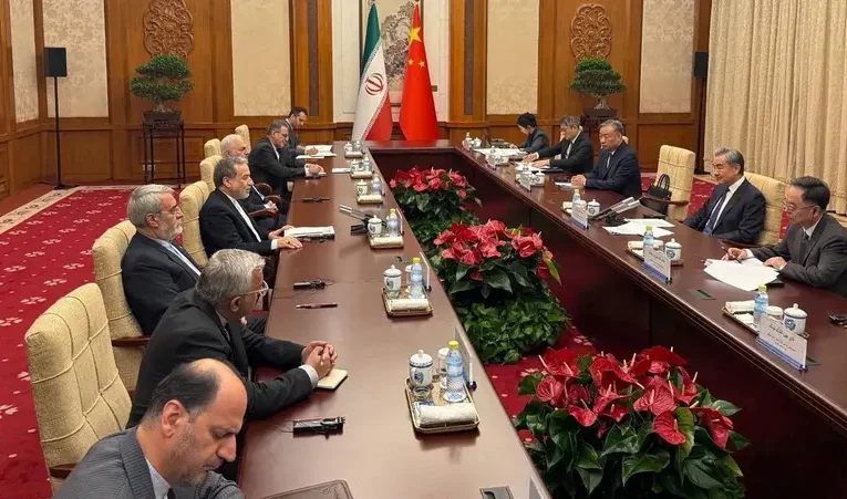 إيران تدرس مبادرة سلام أميركية من 14 بنداً.. والصين تدعو لإعادة فتح مضيق هرمز سريعاً  نص الخبر (إعادة صياغة):