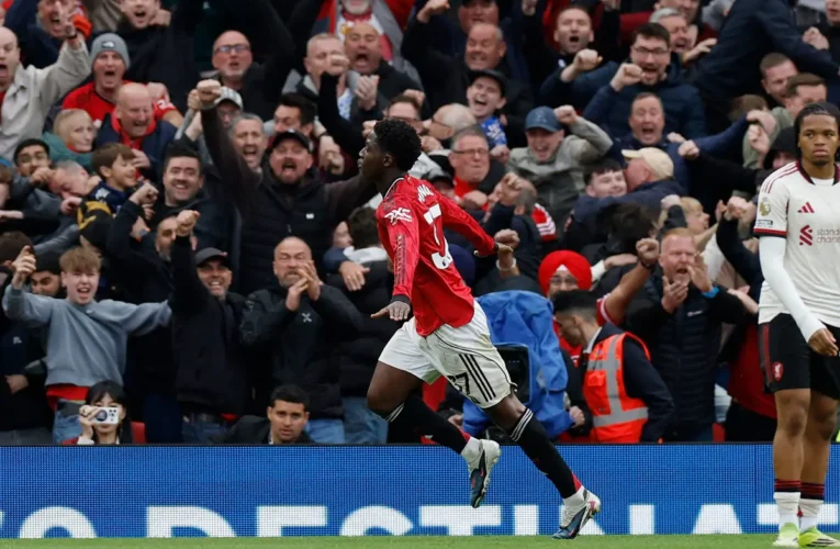 مانشستر يونايتد يحسم عودته إلى دوري الأبطال بفوز مثير على ليفربول