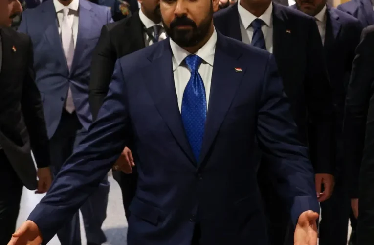 علي الزيدي ينال ثقة البرلمان ويتعهد بحصر السلاح بيد الدولة