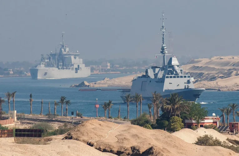 فرنسا تدفع بحاملة “شارل ديغول” نحو الخليج.. تحرك عسكري استعداداً لمعركة الملاحة في هرمز