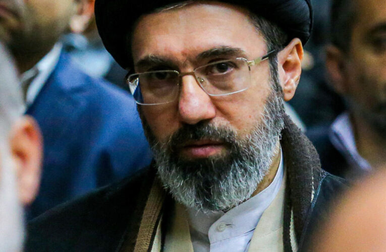 الحرس الثوري: خامنئي أجاز التفاوض مع واشنطن وفق شروط إيرانية محددة