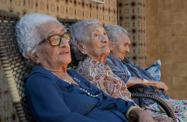 ما سر أعمارهن المديدة؟.. ثلاث شقيقات تجاوزن المئة يلفتن أنظار العلماء