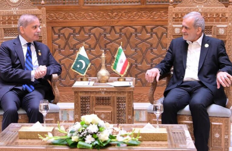 بزشكيان يتوجه إلى باكستان غداً لبحث العلاقات الثنائية وتطورات التفاهم مع واشنطن