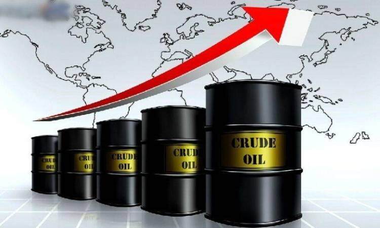النفط يرتفع فوق 73 دولاراً مع تجدد التوتر بين واشنطن وطهران وترقب لتعافي الإمدادات عبر هرمز