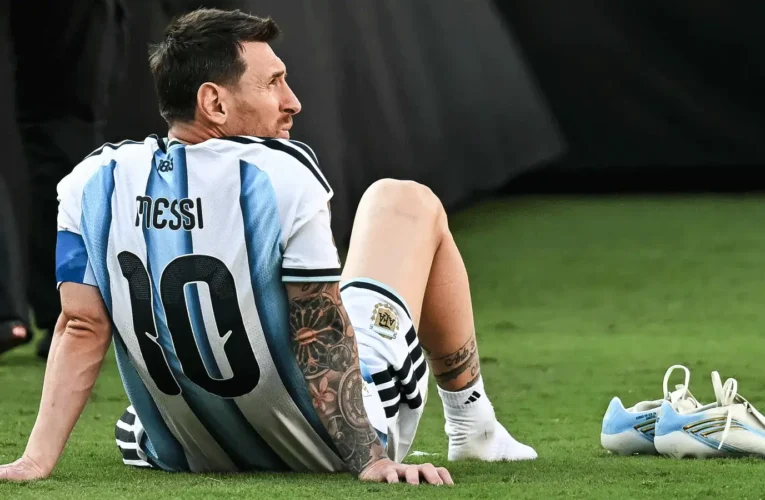 ميسي يغيب عن رحلة عودة منتخب الأرجنتين بعد خسارة نهائي كأس العالم