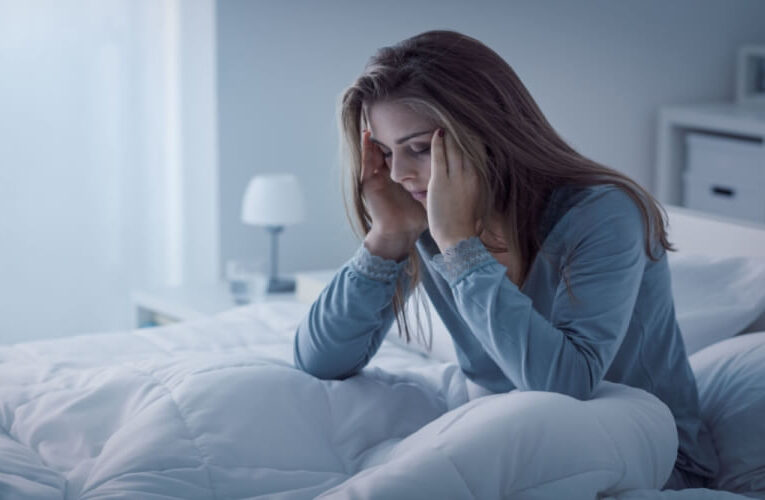 الإرهاق المستمر قد يكون إنذاراً لمشكلة في النوم.. علامات لا يجب تجاهلها