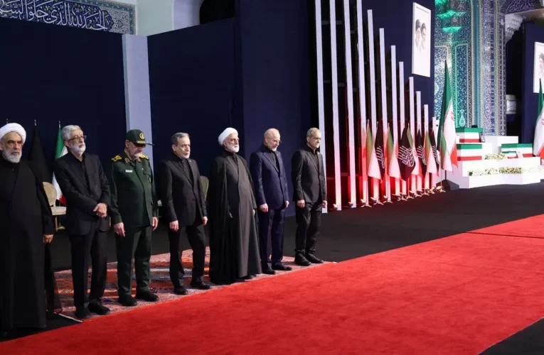 تواصل مراسم تشييع خامنئي في يومها الثالث.. موكب جنائزي يجوب طهران واستمرار غياب مجتبى