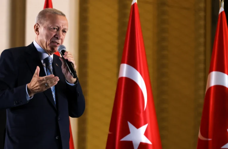 مستشار أردوغان: انتخابات رئاسية مبكرة محتملة في أبريل 2028