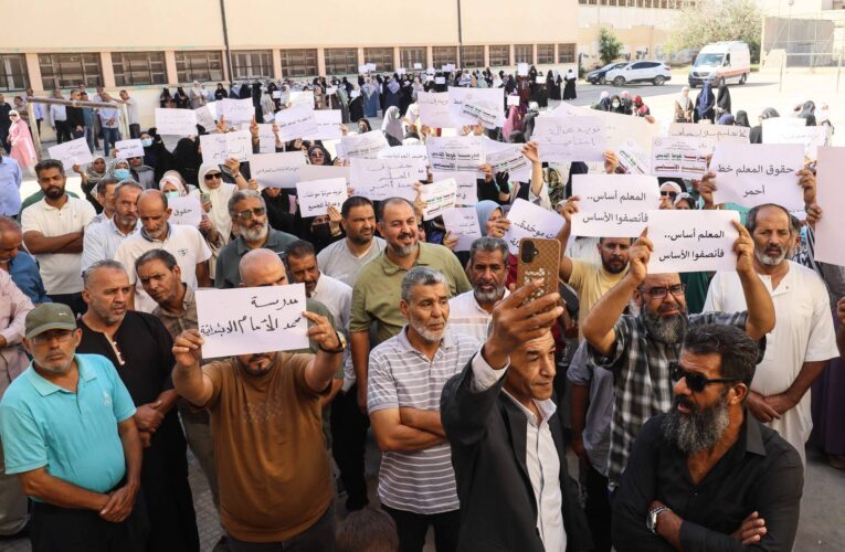إضراب المعلمين يشل المدارس الليبية للشهر الثاني وسط تعثر مفاوضات الرواتب