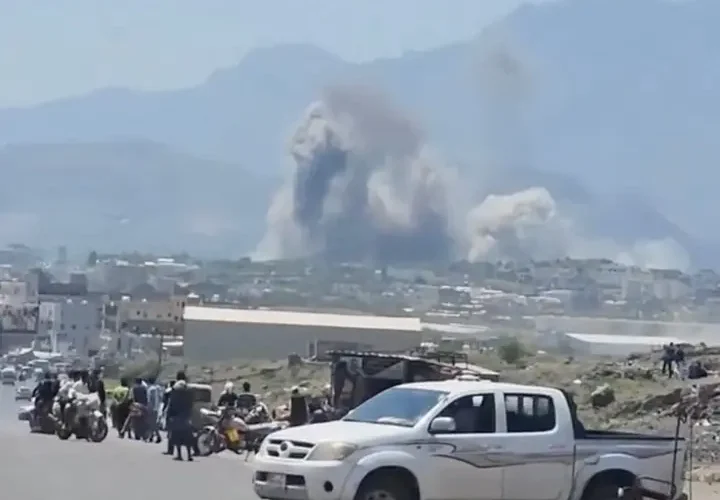 سلاح الجو اليمني يعلن تنفيذ ضربات مكثفة ضد الحوثيين في تعز