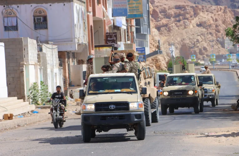 اليمن على وقع موجة جديدة من الغارات.. الجيش يعلن تحييد 1370 حوثياً